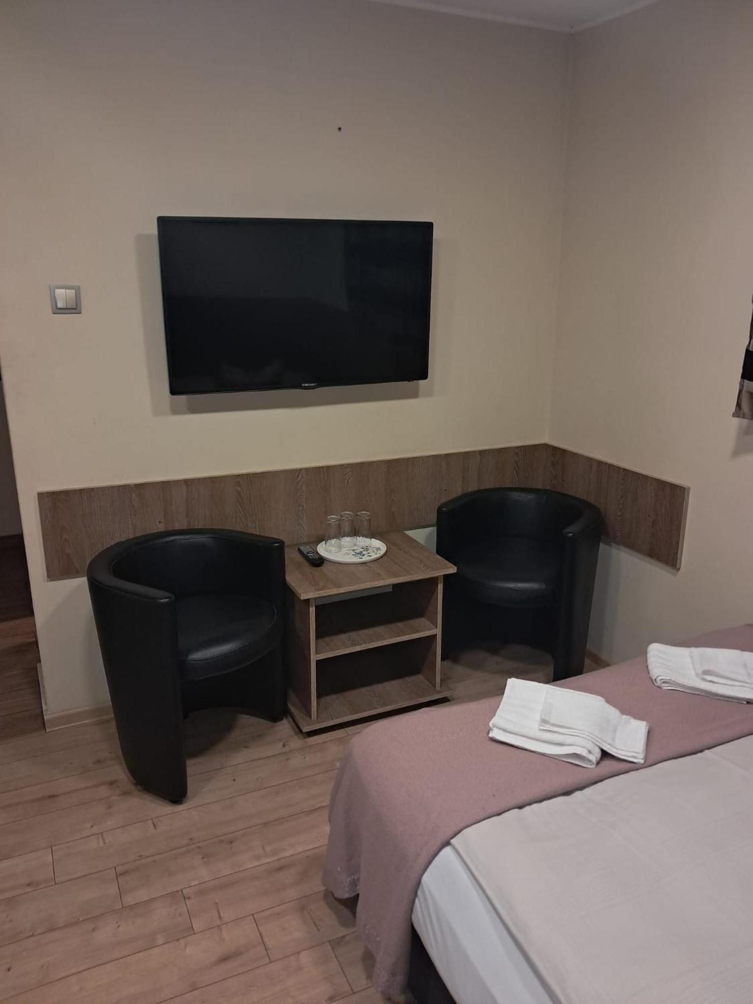 Pensiunea Cupidon Tîrgu Secuiesc Extérieur photo