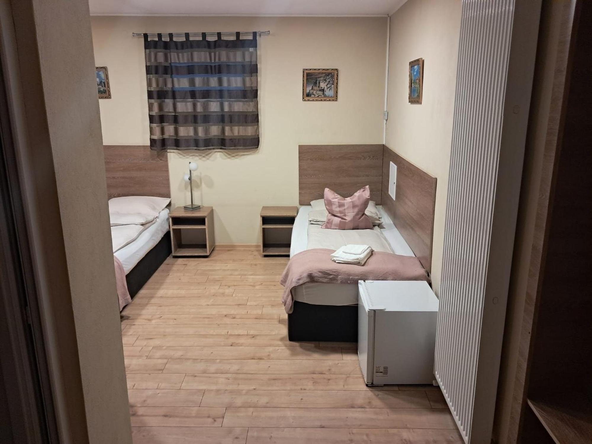 Pensiunea Cupidon Tîrgu Secuiesc Extérieur photo